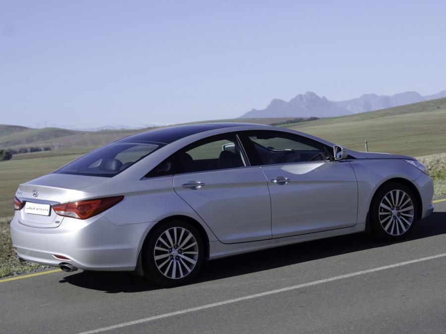  Hyundai Sonata 2013 года  (ZA) (фото 12 из 15)